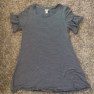 Dress from TJ MAXX. I’m good condition. Only worn a couple of times.